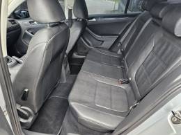 VOLKSWAGEN - JETTA - 2011/2012 - Prata - R$ 59.900,00