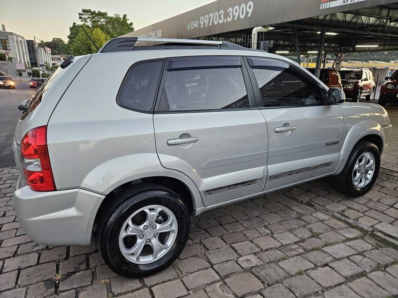 HYUNDAI - TUCSON - 2013/2014 - Prata - R$ 55.900,00