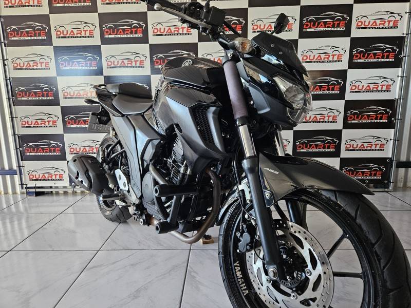 YAMAHA - FAZER - 2018/2018 - Preta - R$ 18.900,00