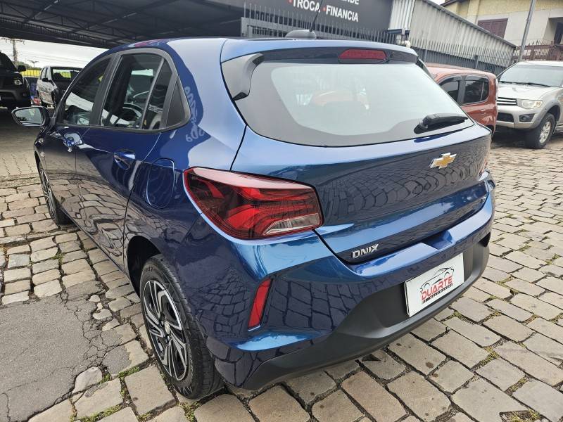 CHEVROLET - ONIX - 2023/2024 - Azul - R$ 75.900,00