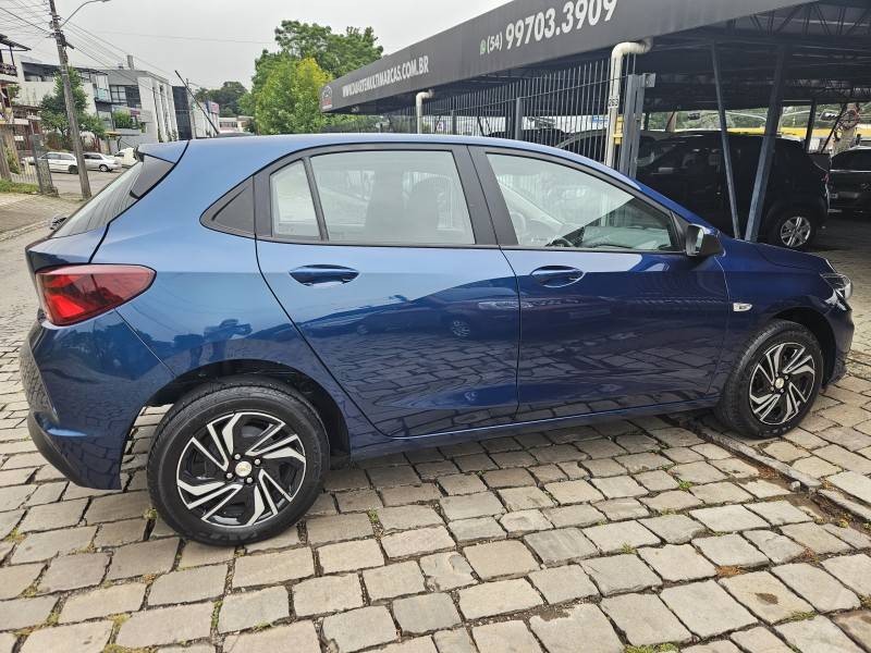 CHEVROLET - ONIX - 2023/2024 - Azul - R$ 75.900,00