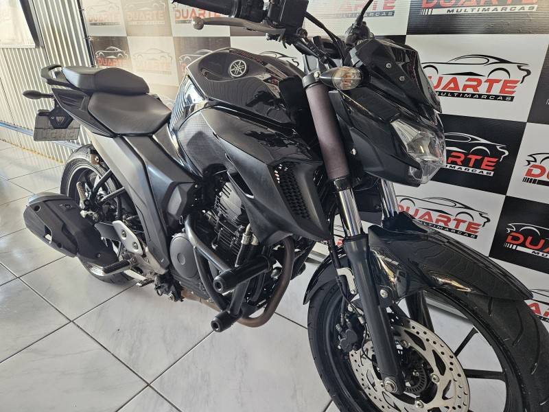 YAMAHA - FAZER - 2018/2018 - Preta - R$ 18.900,00