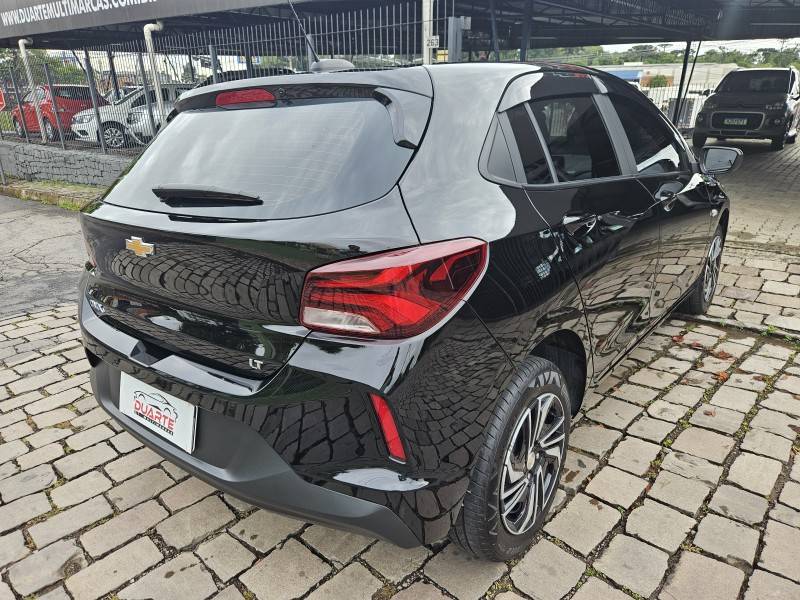 CHEVROLET - ONIX - 2024/2025 - Preta - R$ 77.900,00