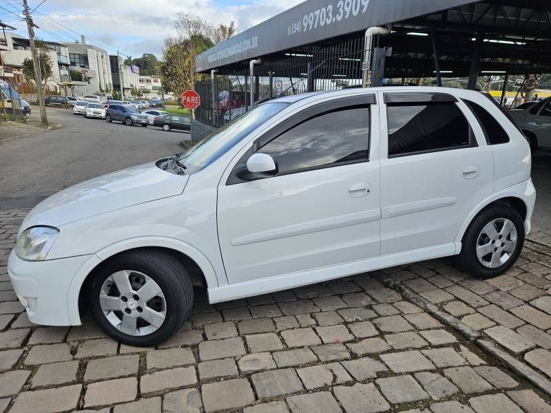 CHEVROLET - CORSA - 2010/2011 - Branca - R$ 31.900,00