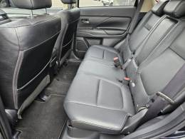 MITSUBISHI - OUTLANDER - 2015/2016 - Preta - R$ 87.900,00