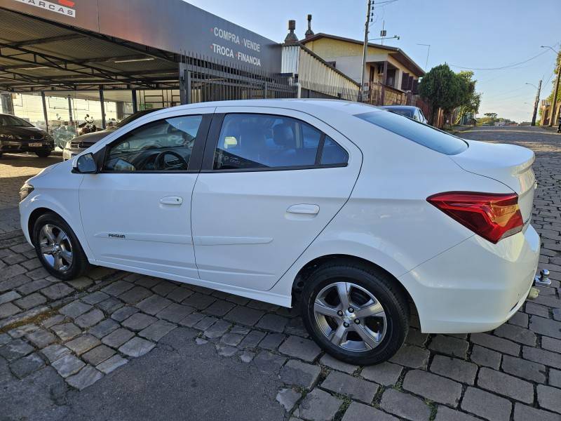 CHEVROLET - PRISMA - 2017/2018 - Branca - R$ 63.900,00