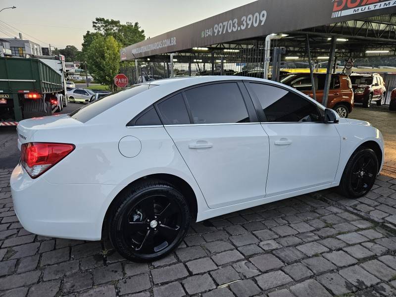 CHEVROLET - CRUZE - 2013/2014 - Branca - R$ 58.900,00