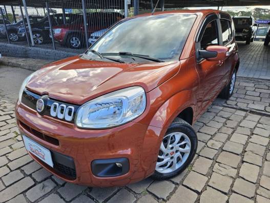 FIAT - UNO - 2015/2016 - Laranja - R$ 49.900,00