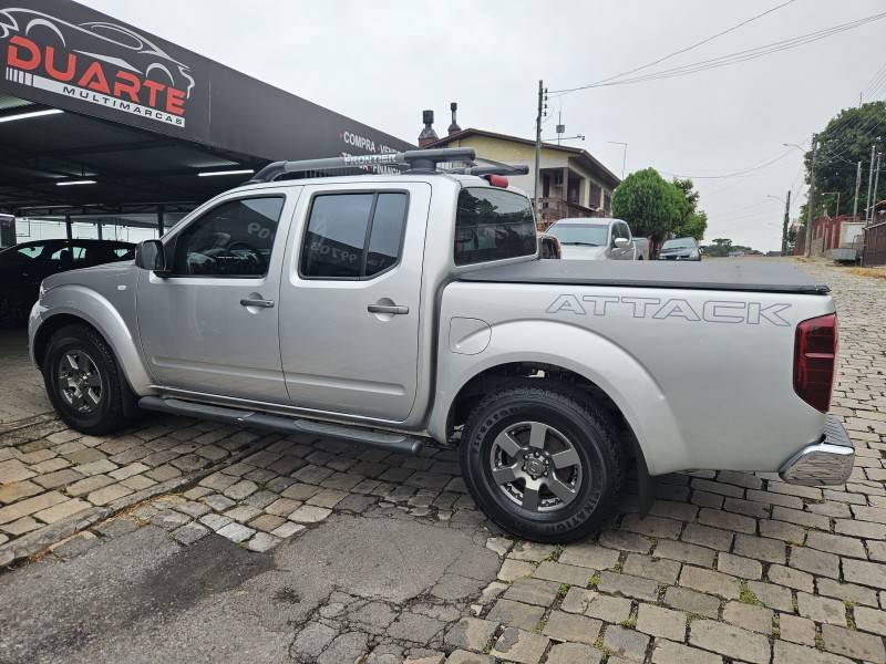 NISSAN - FRONTIER - 2013/2014 - Prata - R$ 89.900,00