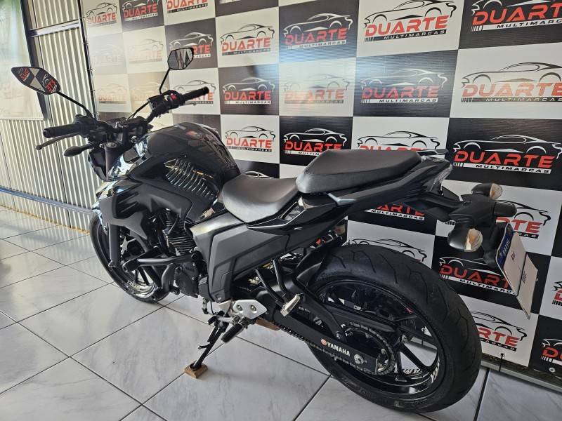 YAMAHA - FAZER - 2018/2018 - Preta - R$ 18.900,00