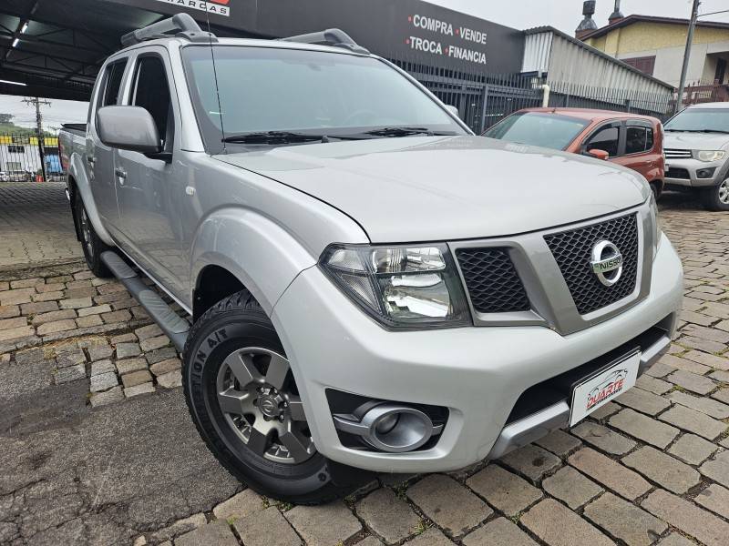 NISSAN - FRONTIER - 2013/2014 - Prata - R$ 89.900,00