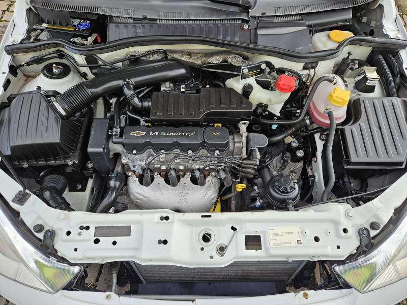 CHEVROLET - CORSA - 2010/2011 - Branca - R$ 31.900,00