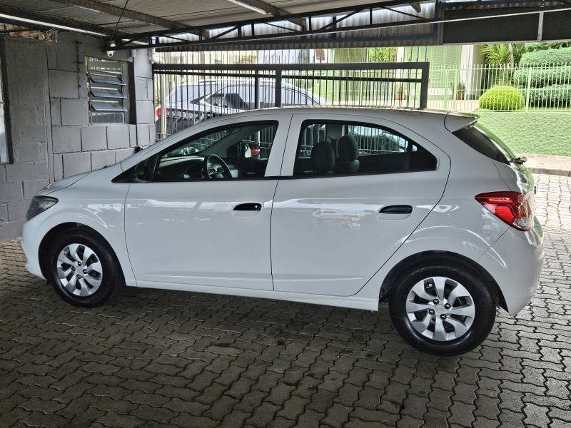 CHEVROLET - ONIX - 2018/2018 - Branca - R$ 48.900,00