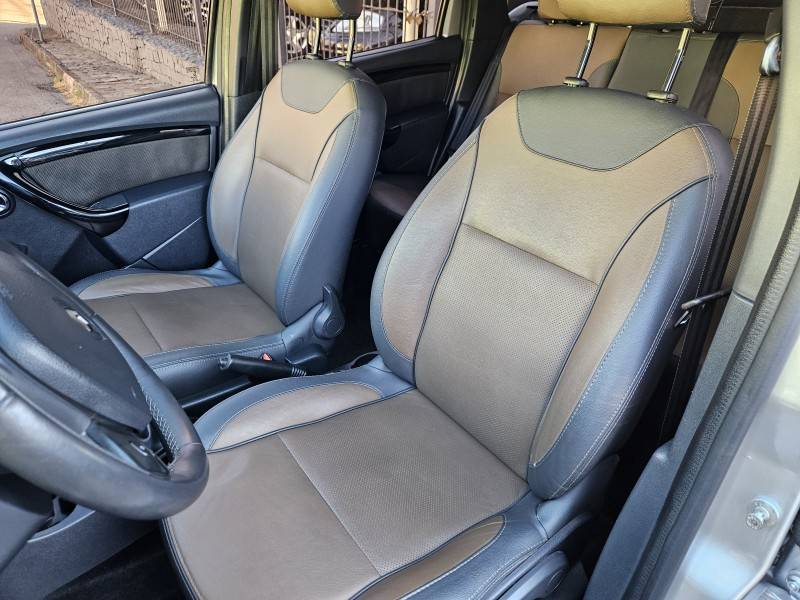 RENAULT - DUSTER - 2018/2019 - Prata - R$ 69.900,00