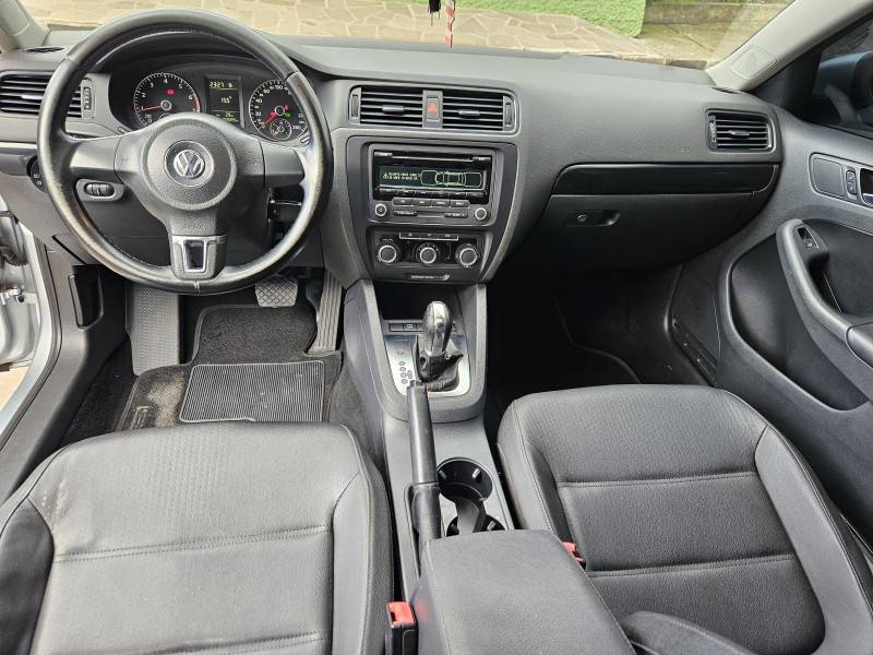 VOLKSWAGEN - JETTA - 2011/2012 - Prata - R$ 59.900,00