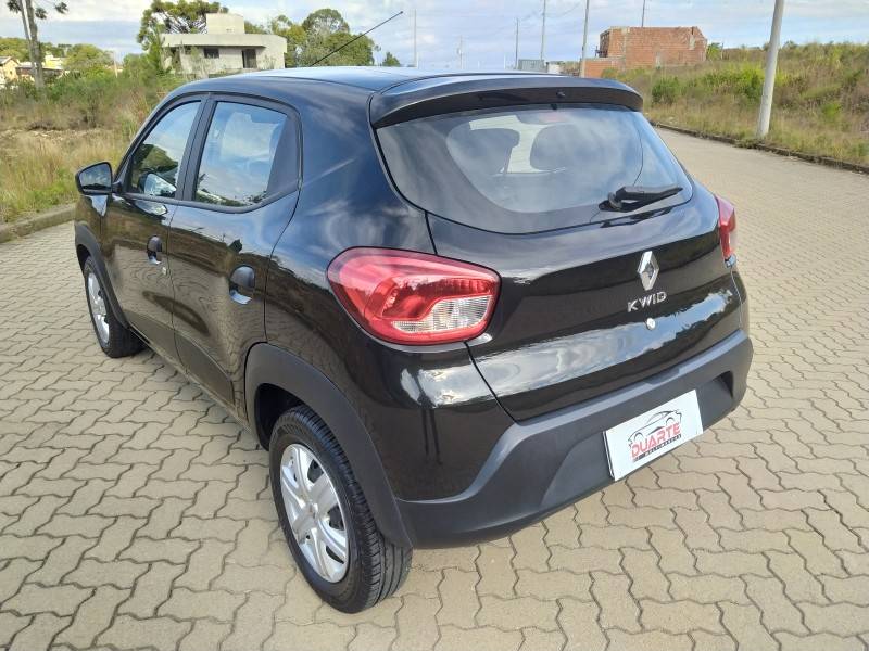 RENAULT - KWID - 2021/2022 - Preta - R$ 49.900,00