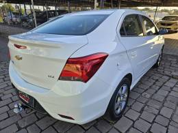 CHEVROLET - PRISMA - 2017/2018 - Branca - R$ 63.900,00