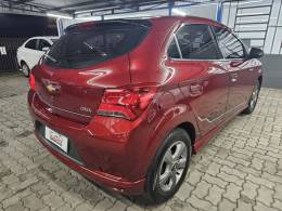 CHEVROLET - ONIX - 2017/2018 - Vermelha - R$ 62.900,00
