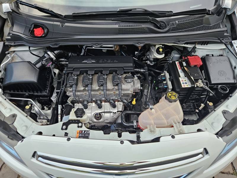 CHEVROLET - PRISMA - 2015/2016 - Branca - R$ 57.900,00