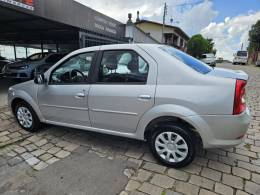 RENAULT - LOGAN - 2011/2012 - Prata - R$ 26.900,00