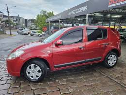 RENAULT - SANDERO - 2010/2011 - Vermelha - R$ 31.900,00