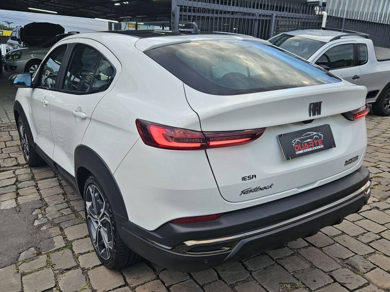 FIAT - FASTBACK - 2024/2025 - Branca - R$ 127.900,00