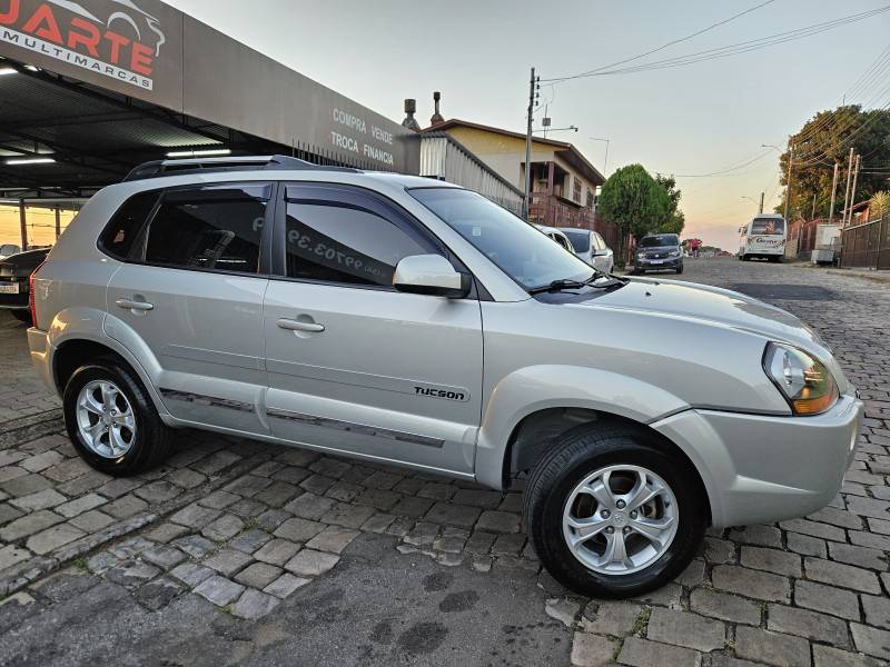 HYUNDAI - TUCSON - 2013/2014 - Prata - R$ 55.900,00