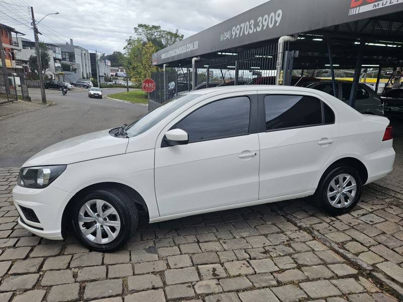 VOLKSWAGEN - VOYAGE - 2018/2019 - Branca - R$ 47.900,00