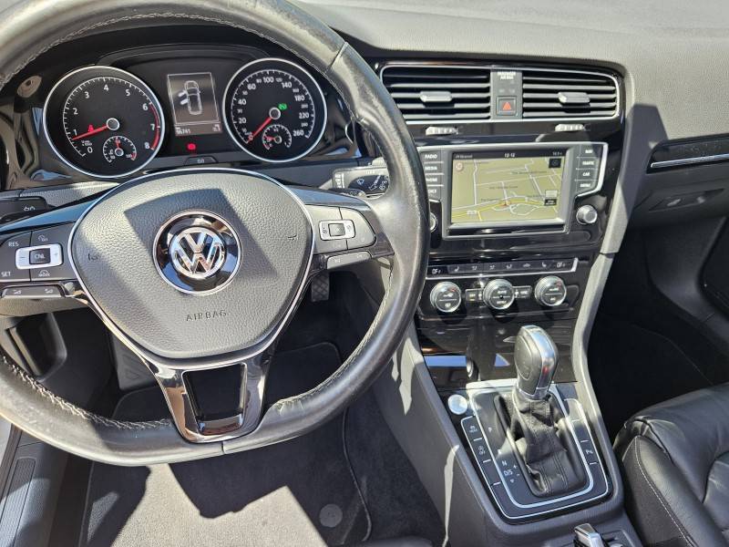 VOLKSWAGEN - GOLF - 2015/2016 - Prata - R$ 88.900,00
