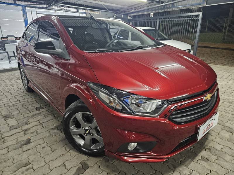 CHEVROLET - ONIX - 2017/2018 - Vermelha - R$ 62.900,00