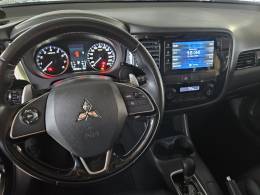 MITSUBISHI - OUTLANDER - 2015/2016 - Preta - R$ 89.900,00