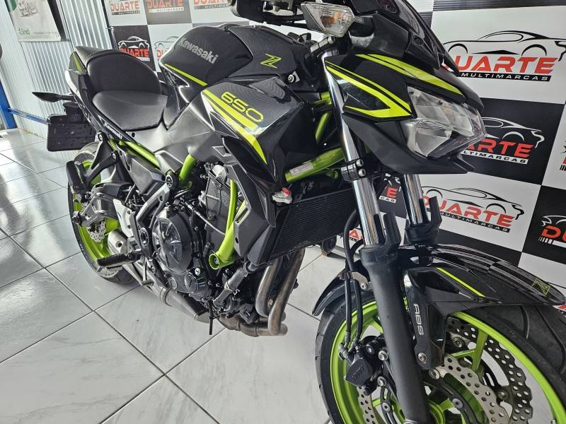 KAWASAKI - Z650 SE - 2020/2021 - Preta - R$ 38.900,00