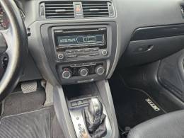 VOLKSWAGEN - JETTA - 2011/2012 - Prata - R$ 59.900,00