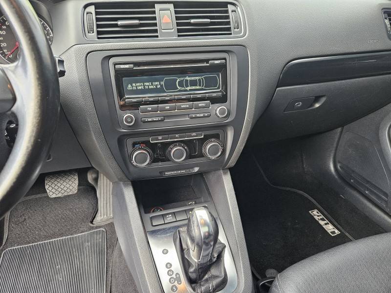 VOLKSWAGEN - JETTA - 2011/2012 - Prata - R$ 59.900,00