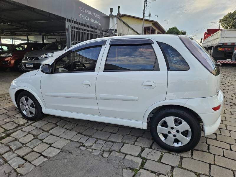 CHEVROLET - CORSA - 2010/2011 - Branca - R$ 31.900,00