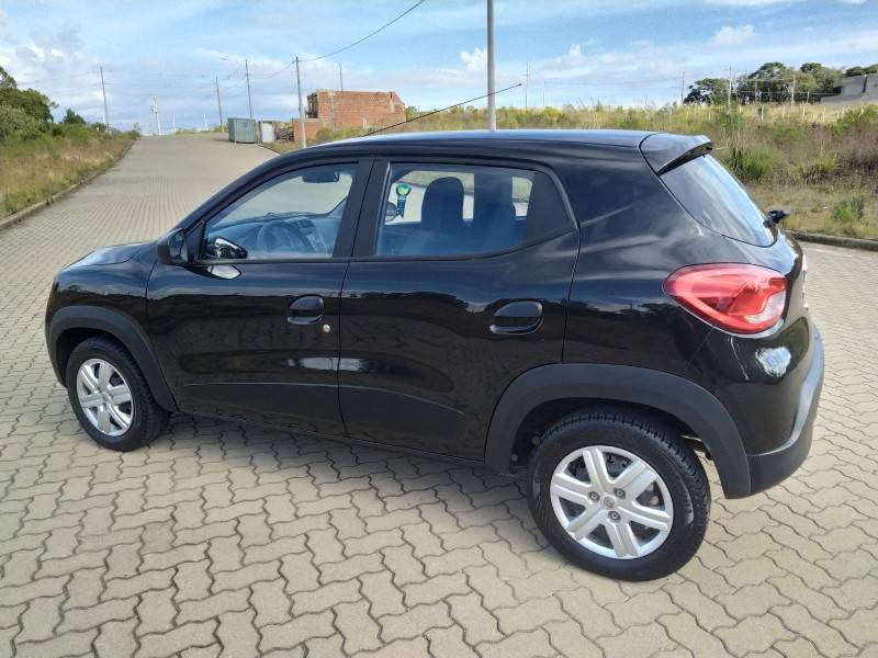 RENAULT - KWID - 2021/2022 - Preta - R$ 49.900,00