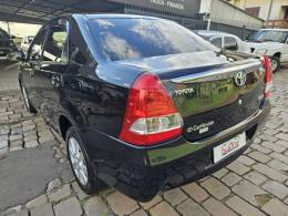 TOYOTA - ETIOS - 2016/2017 - Preta - R$ 61.900,00