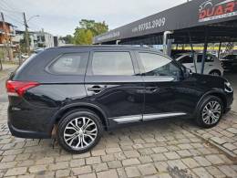 MITSUBISHI - OUTLANDER - 2015/2016 - Preta - R$ 87.900,00